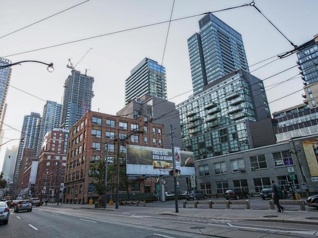 Spacious Corner Apartment Downtown Toronto Exterior foto